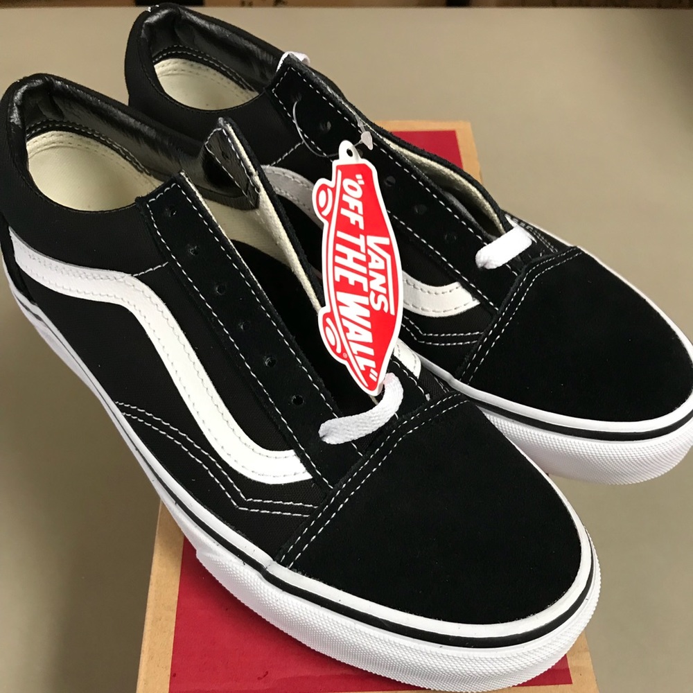 Brand New Women’s Vans Old Skool Black/White